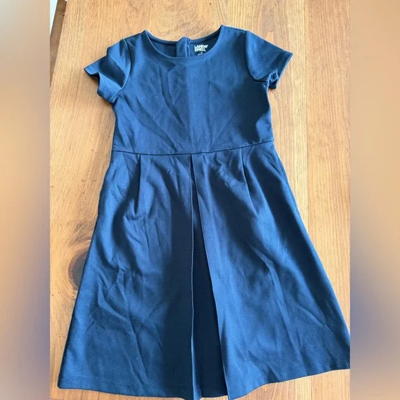 Lands' End size 8 Classic Navy Jumpers set of 4 uniform dresses smoke pet free - Picture 2 of 3